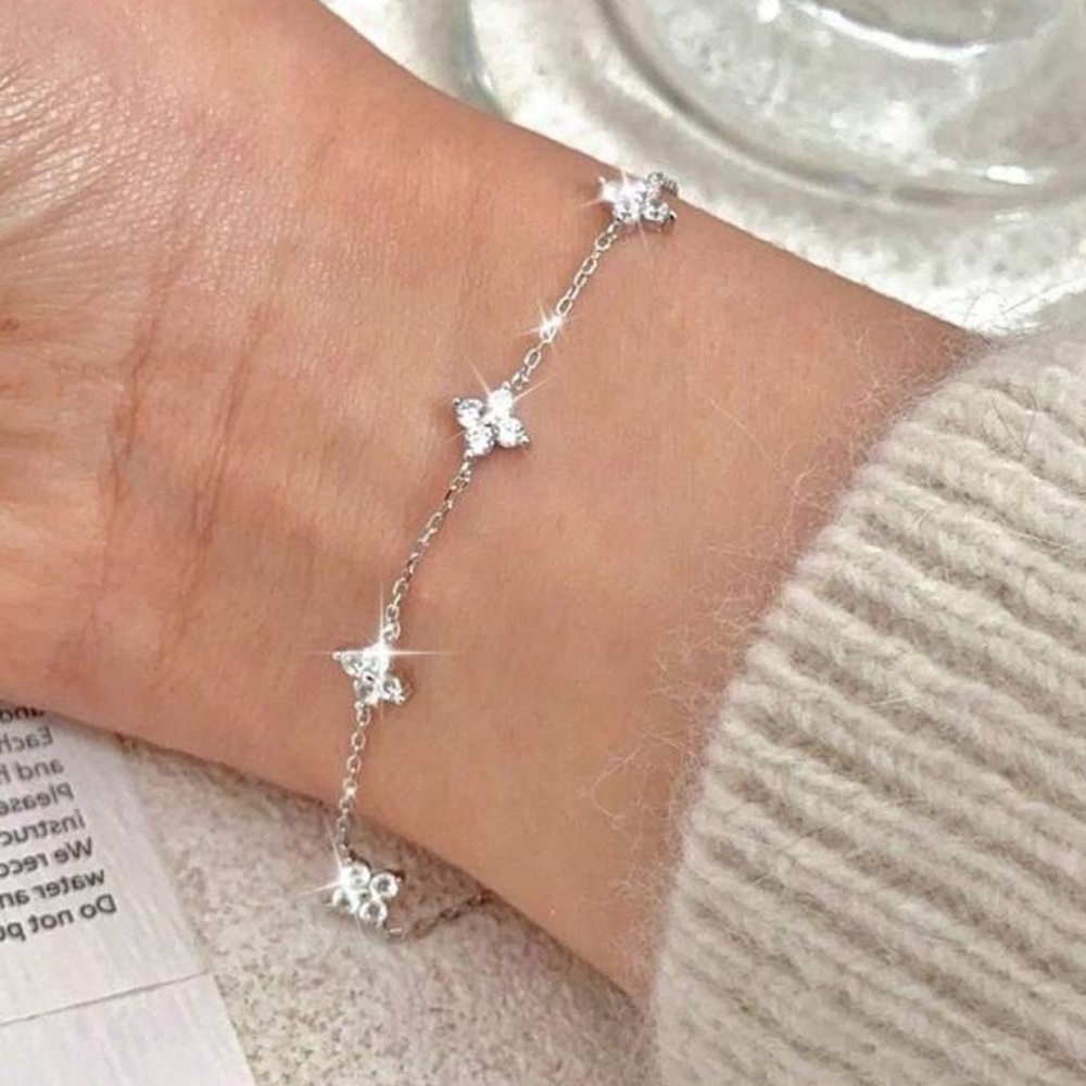 Elegant Silver Floral Bracelet
